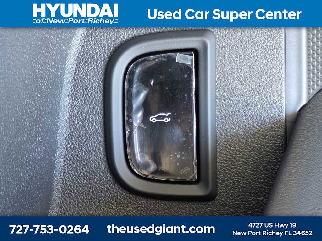 Used 2024 Cadillac Lyriq Luxury RWD image 35