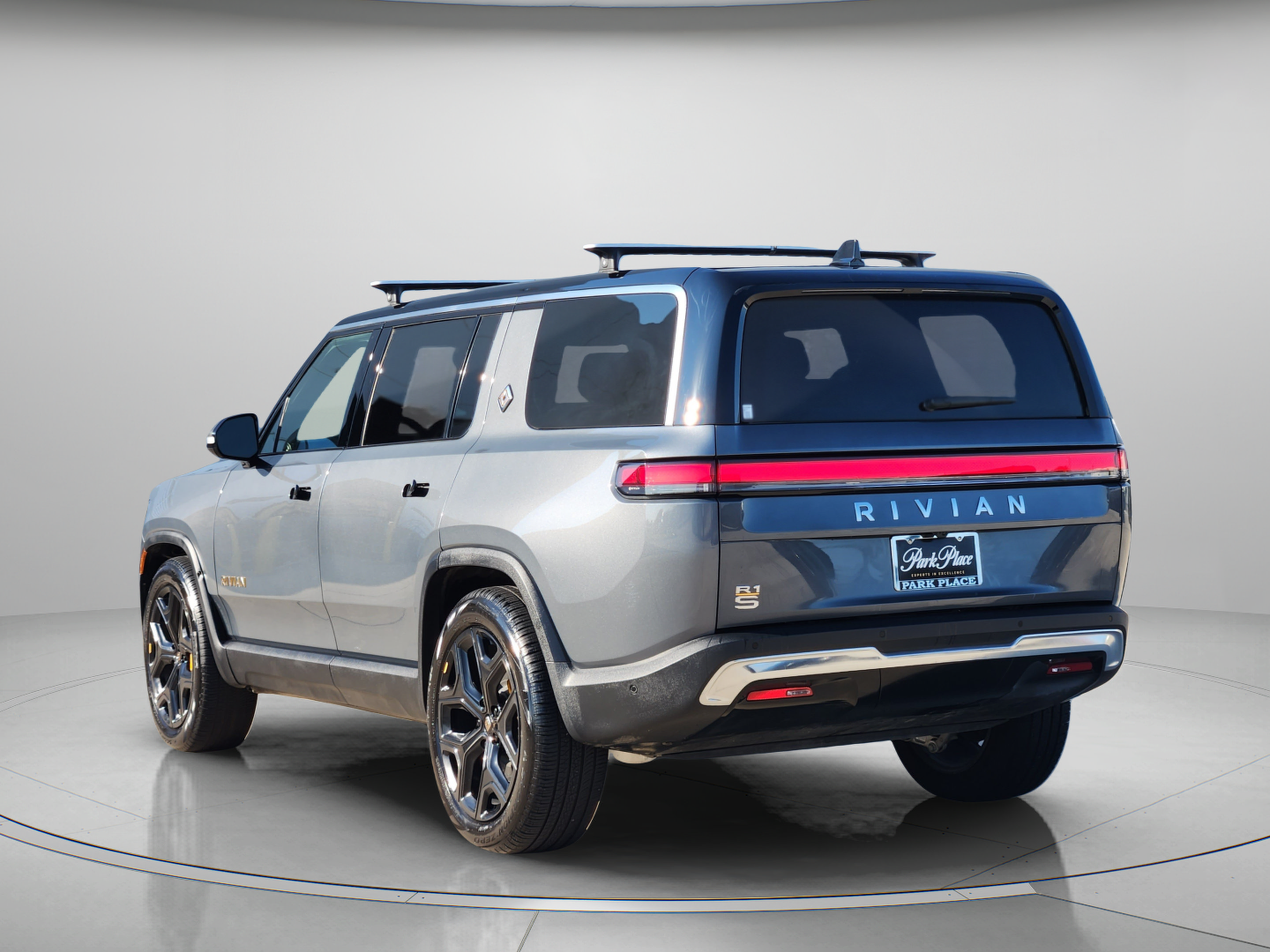 Used 2023 Rivian R1S Adventure Quad AWD/4WD image 3