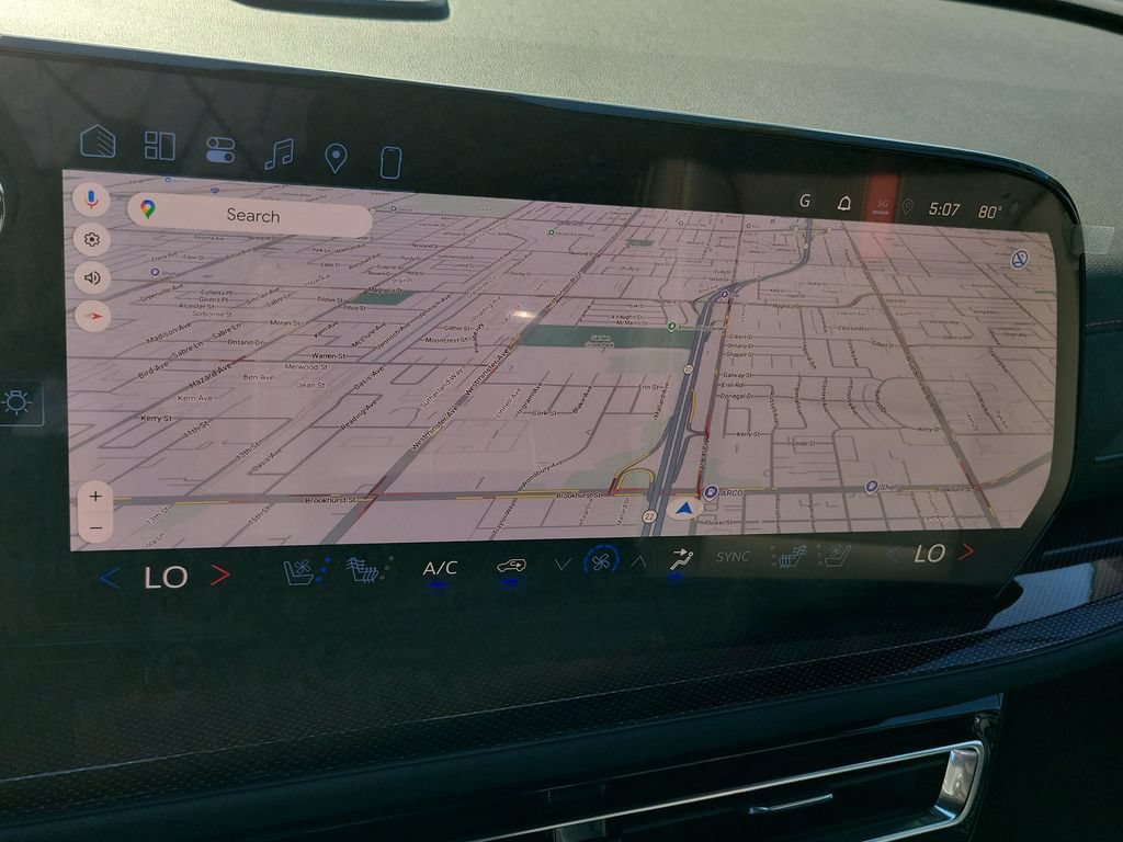 New 2026 Chevrolet Traverse RS w/ LPO, Floor Liner Package AWD/4WD image 8