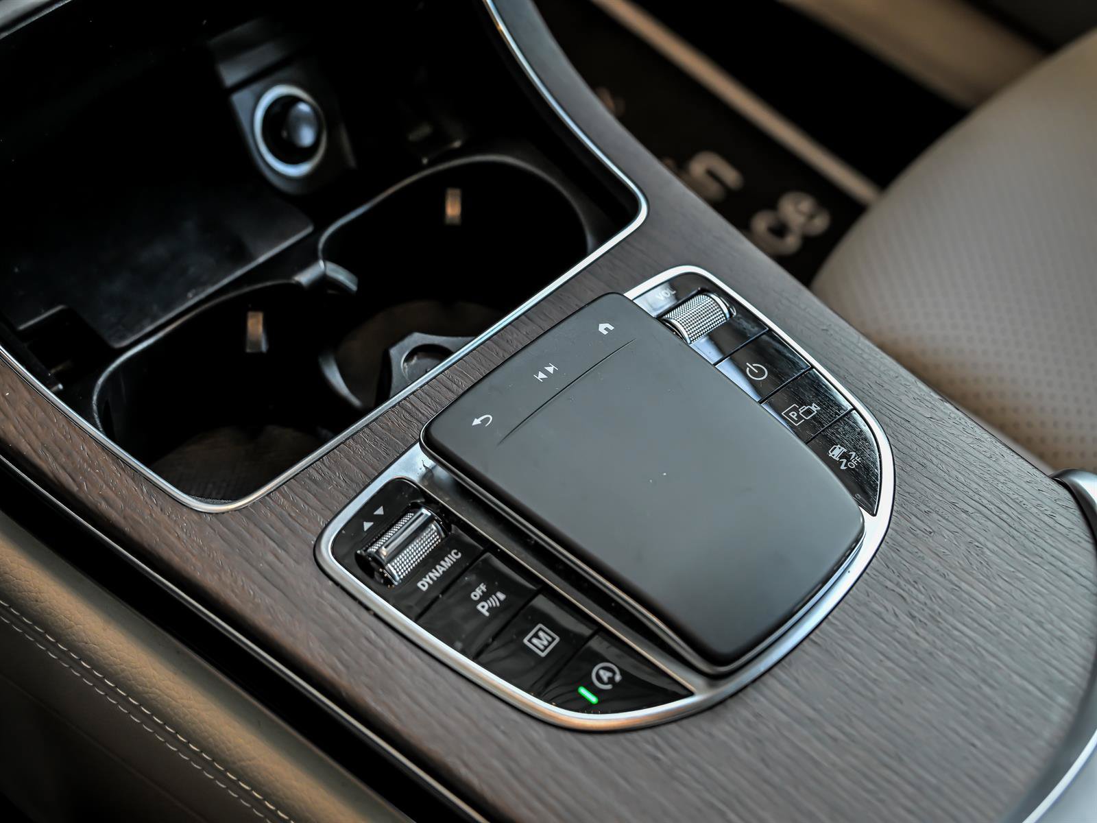 Used 2020 Mercedes-Benz GLC 300 4MATIC image 23