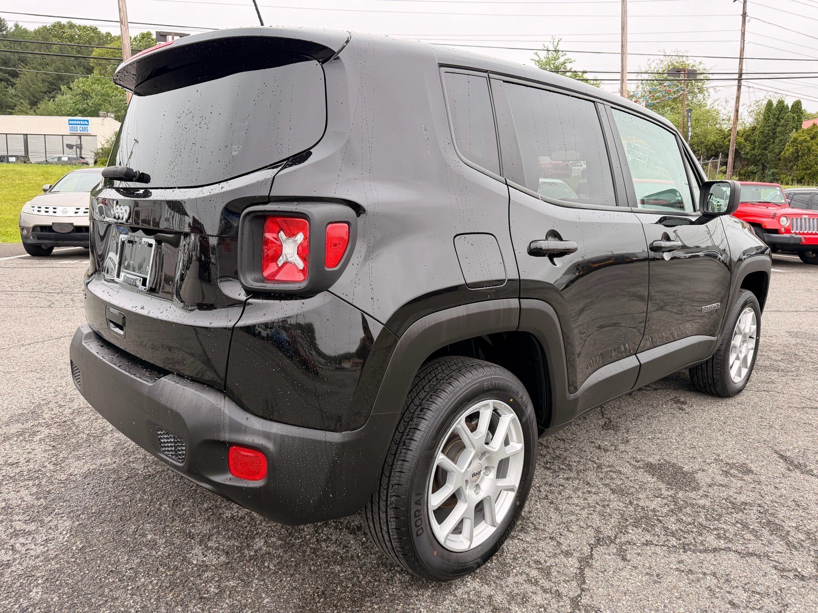 Used 2023 Jeep Renegade Latitude AWD/4WD image 6