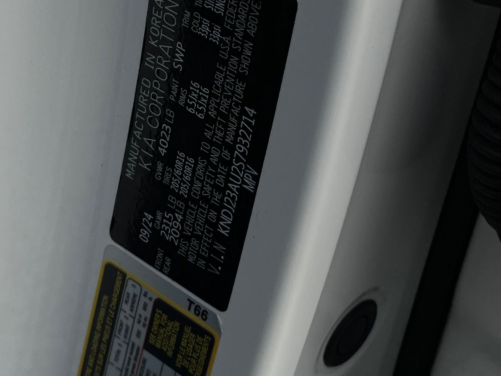 Used 2025 Kia Soul LX w/ LX Technology Package FWD image 29