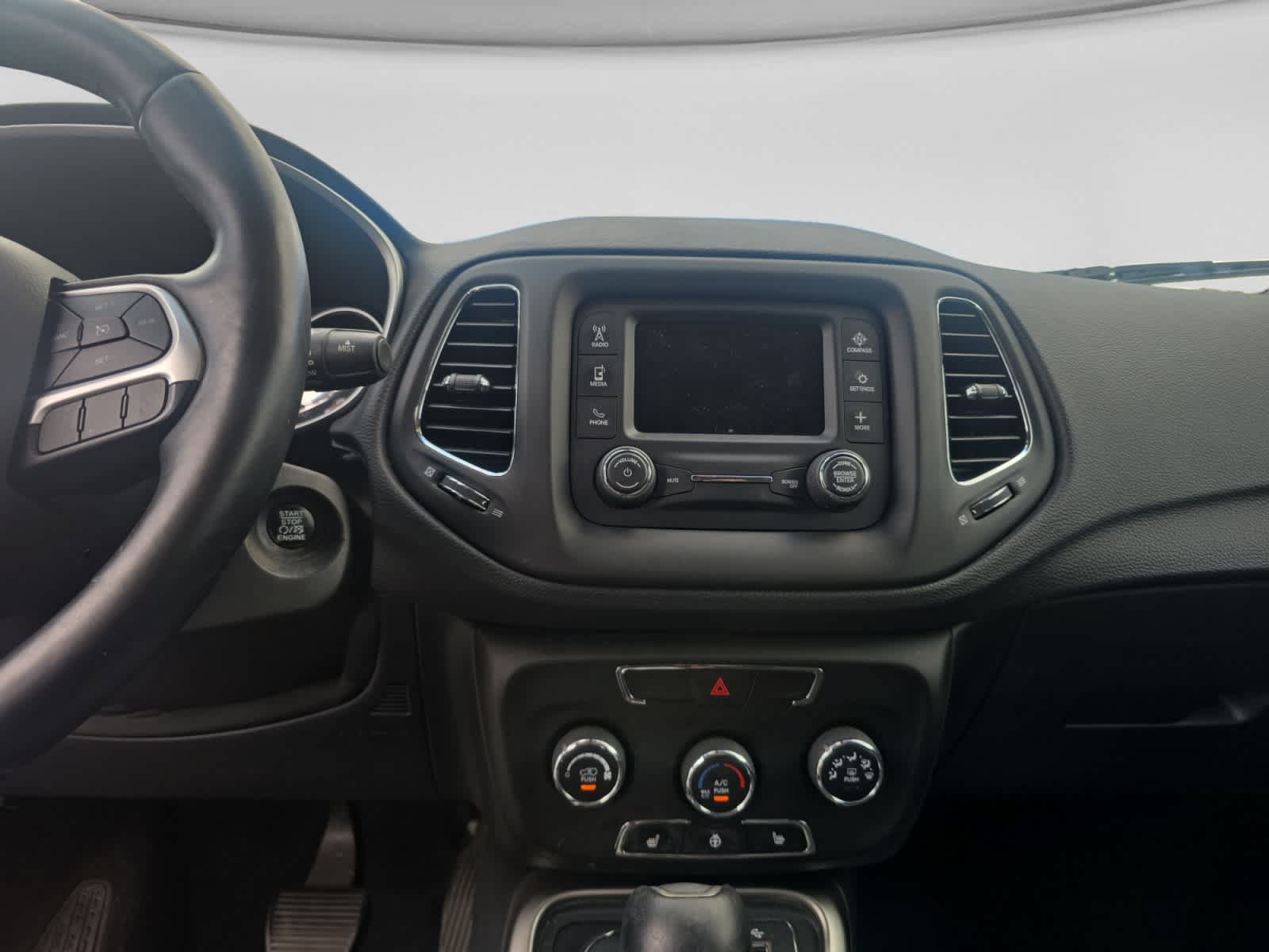 Used 2018 Jeep Compass Latitude w/ Cold Weather Group AWD/4WD image 10