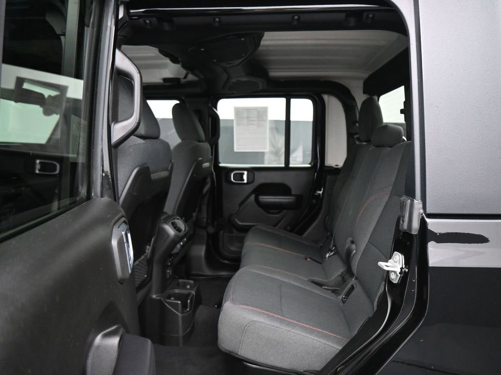 Used 2024 Jeep Gladiator Rubicon image 18