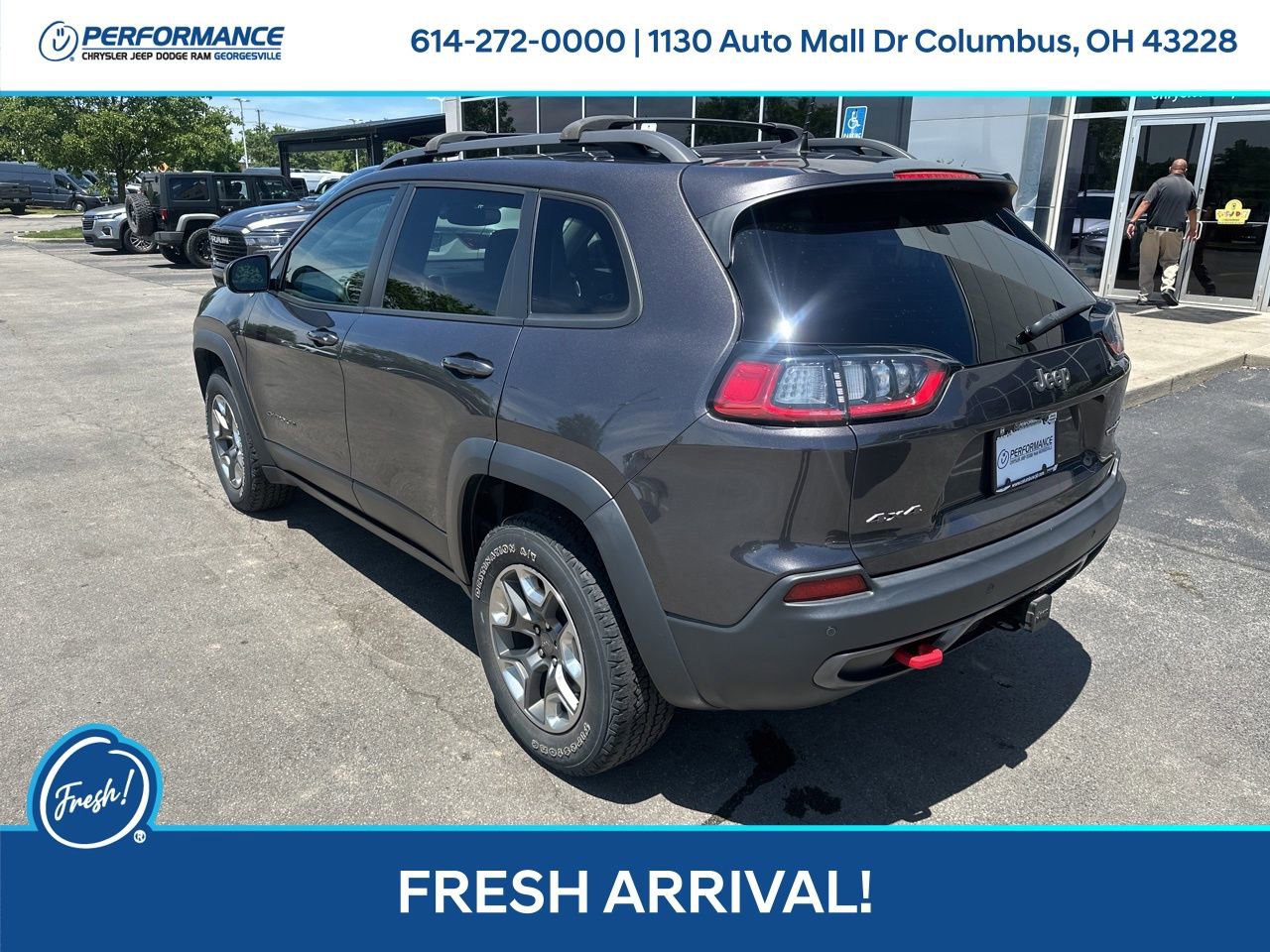 Used 2019 Jeep Cherokee Trailhawk AWD/4WD image 6