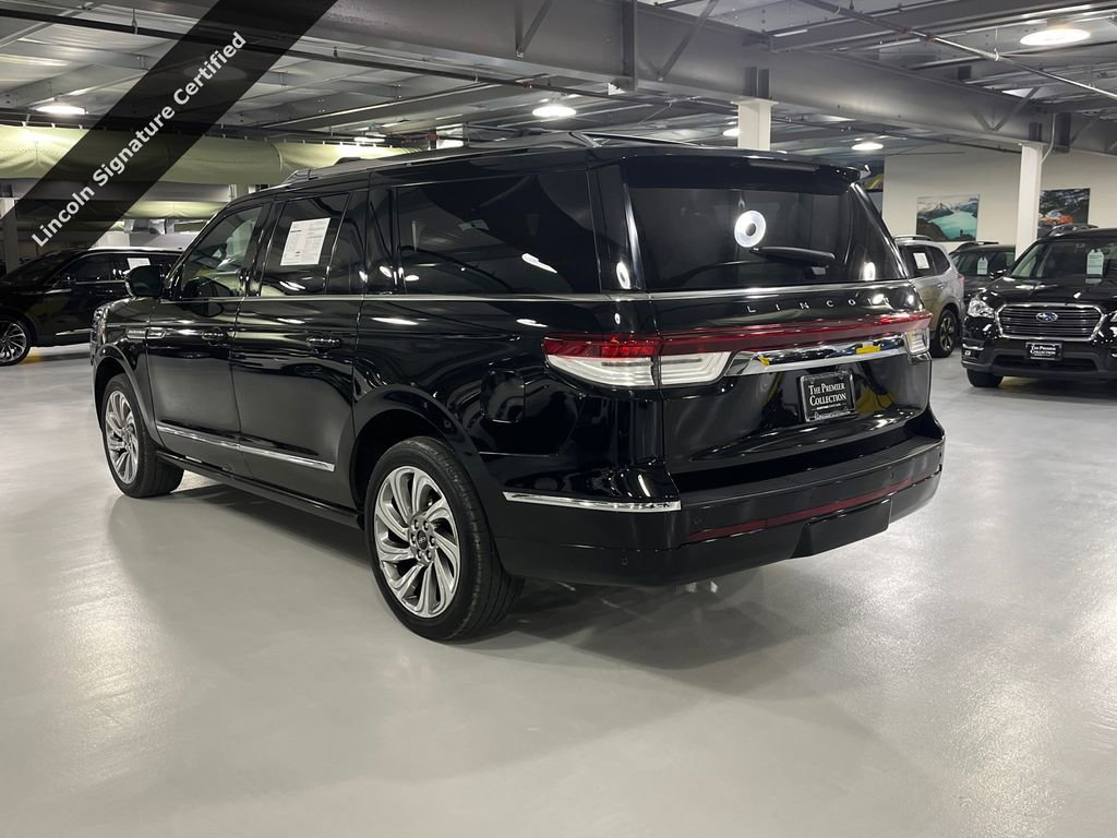Used 2023 Lincoln Navigator L Reserve image 4