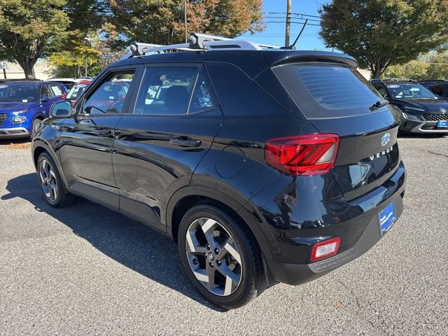 Certified 2023 Hyundai Venue SEL image 21