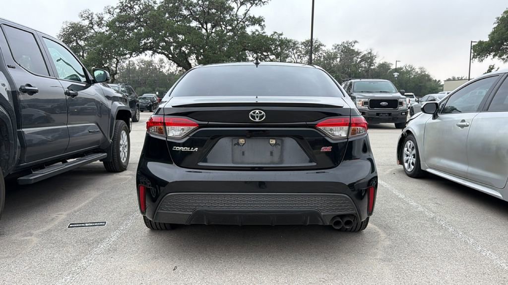 Used 2021 Toyota Corolla SE FWD image 6