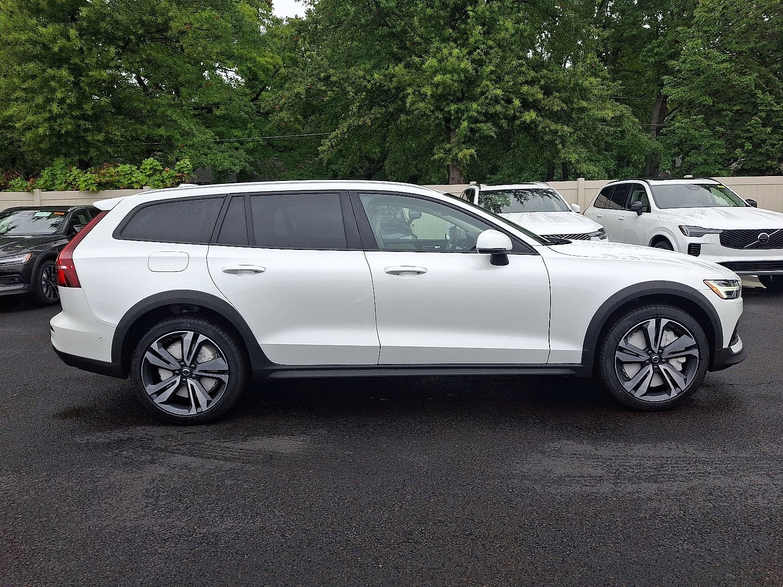 New 2026 Volvo V60 B5 Cross Country Plus w/ Protection Package Premier image 7