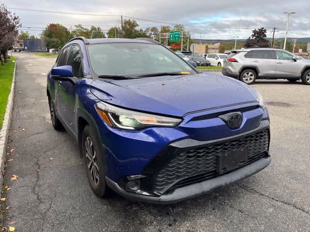 Used 2024 Toyota Corolla Cross AWD Hybrid w/ Moonroof Package image 3