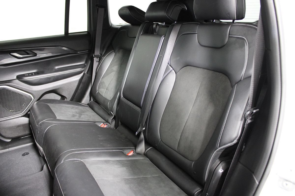 Used 2022 Jeep Grand Cherokee Altitude RWD image 33