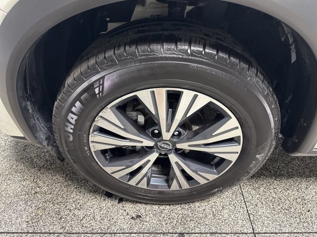 Used 2022 Nissan Rogue SV AWD/4WD image 4