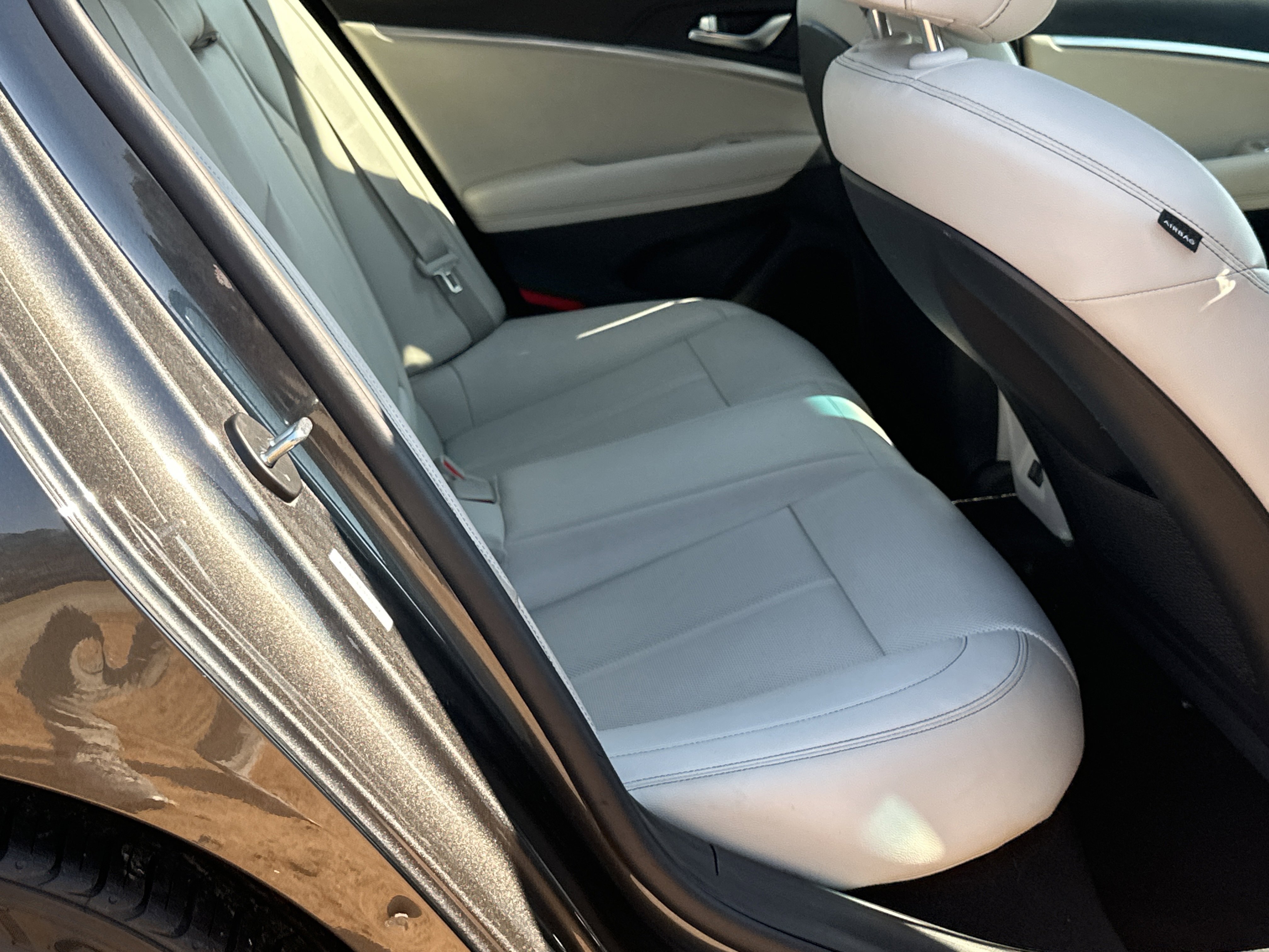 Used 2025 Genesis G70 2.5T image 15