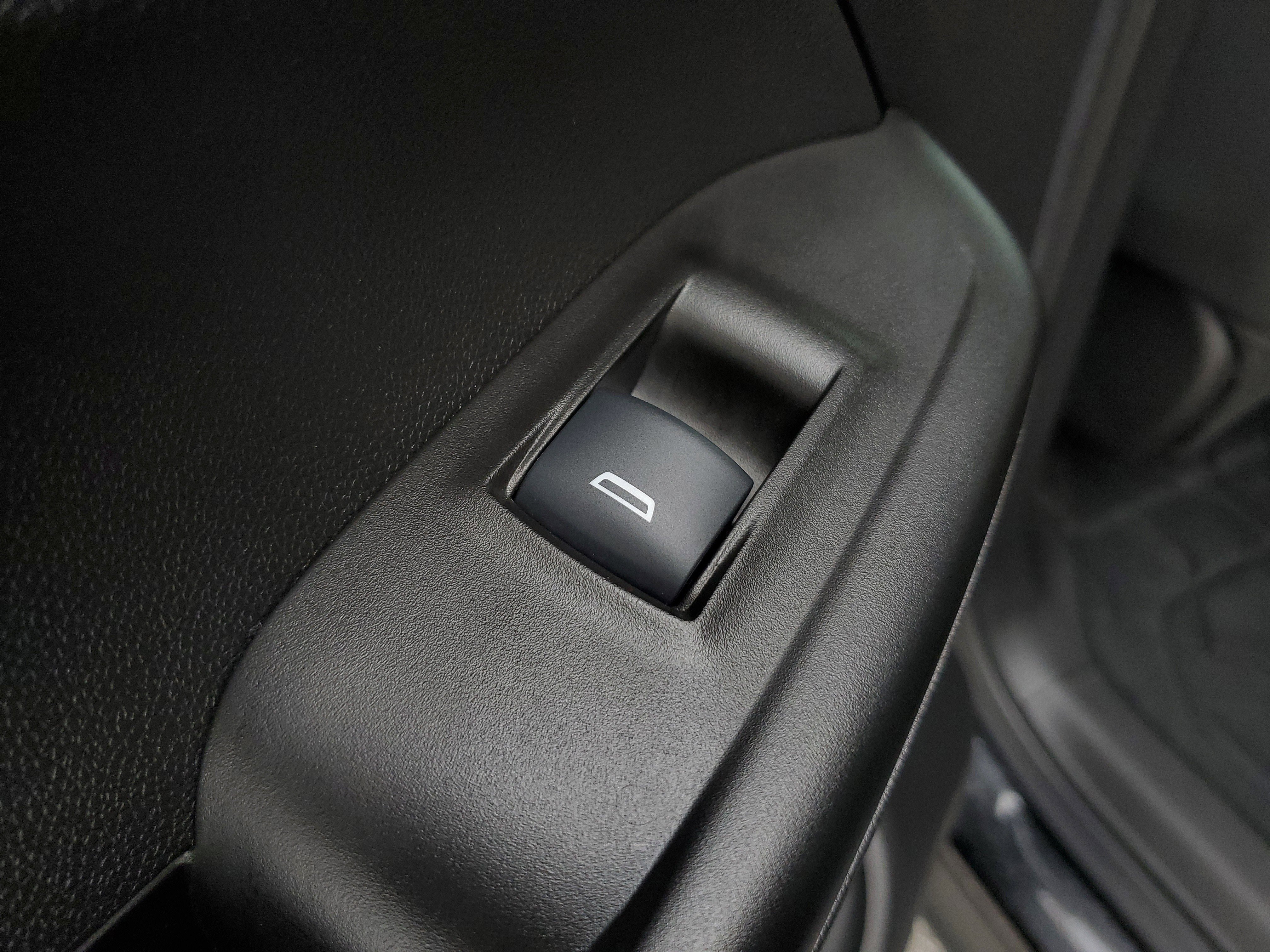 Used 2023 Chevrolet TrailBlazer RS w/ Sun and Liftgate Package image 14