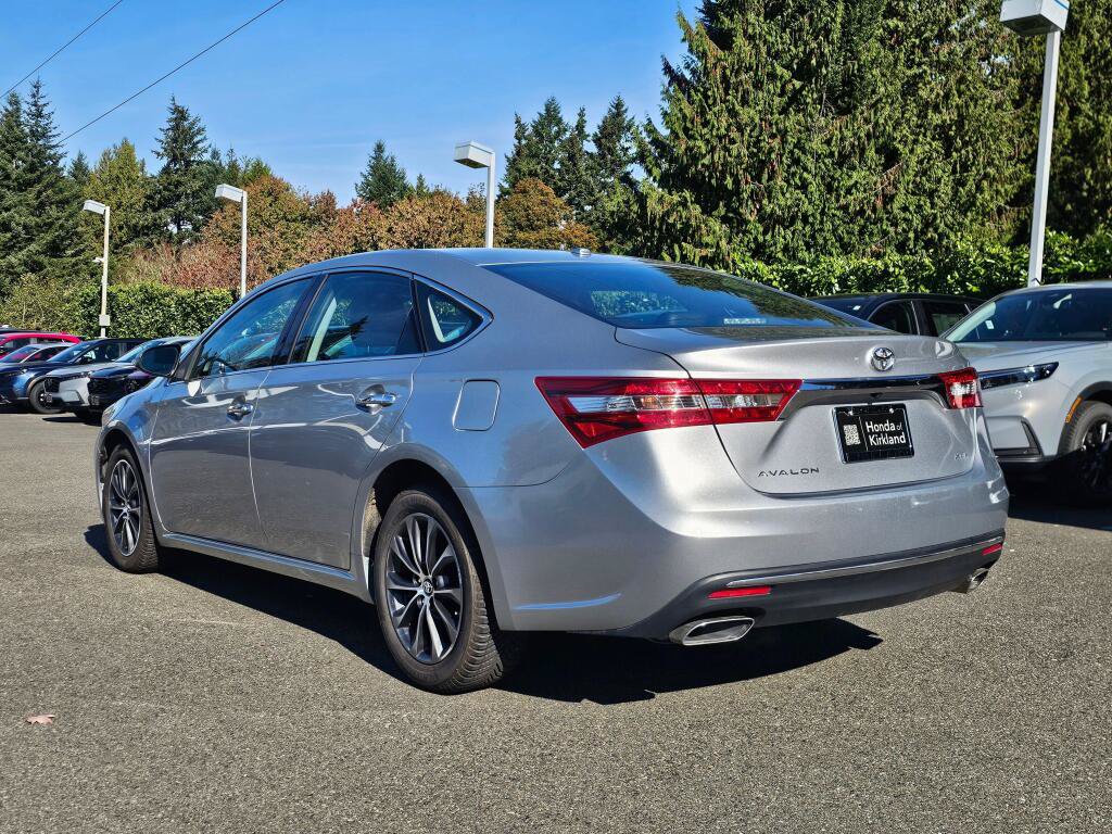Used 2017 Toyota Avalon XLE w/ Carpet Mat Package FWD image 5
