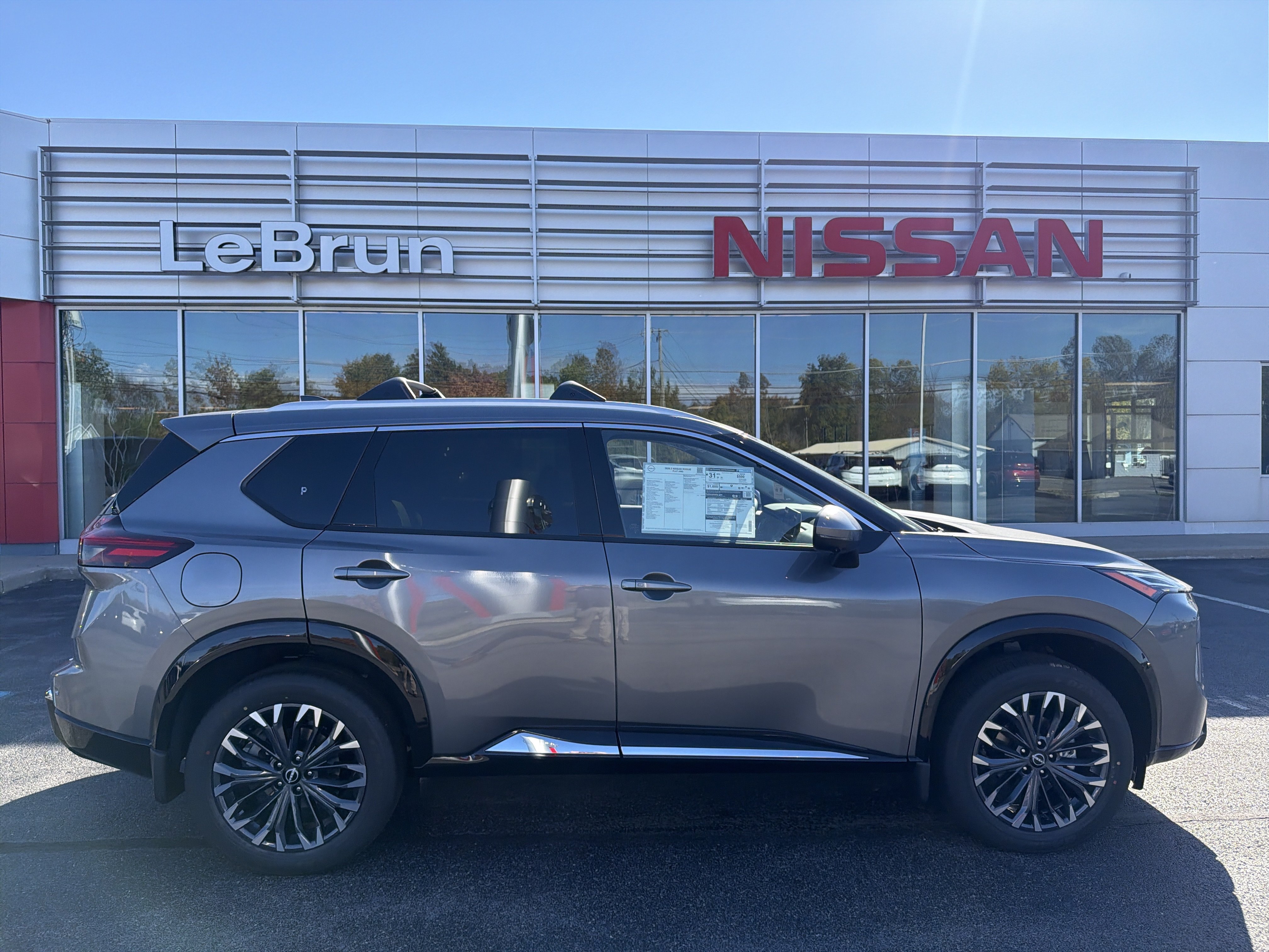 New 2026 Nissan Rogue Platinum AWD/4WD image 1
