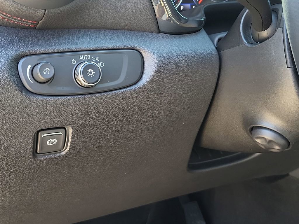 Certified 2024 Chevrolet Blazer RS w/ Driver Confidence II Package image 18