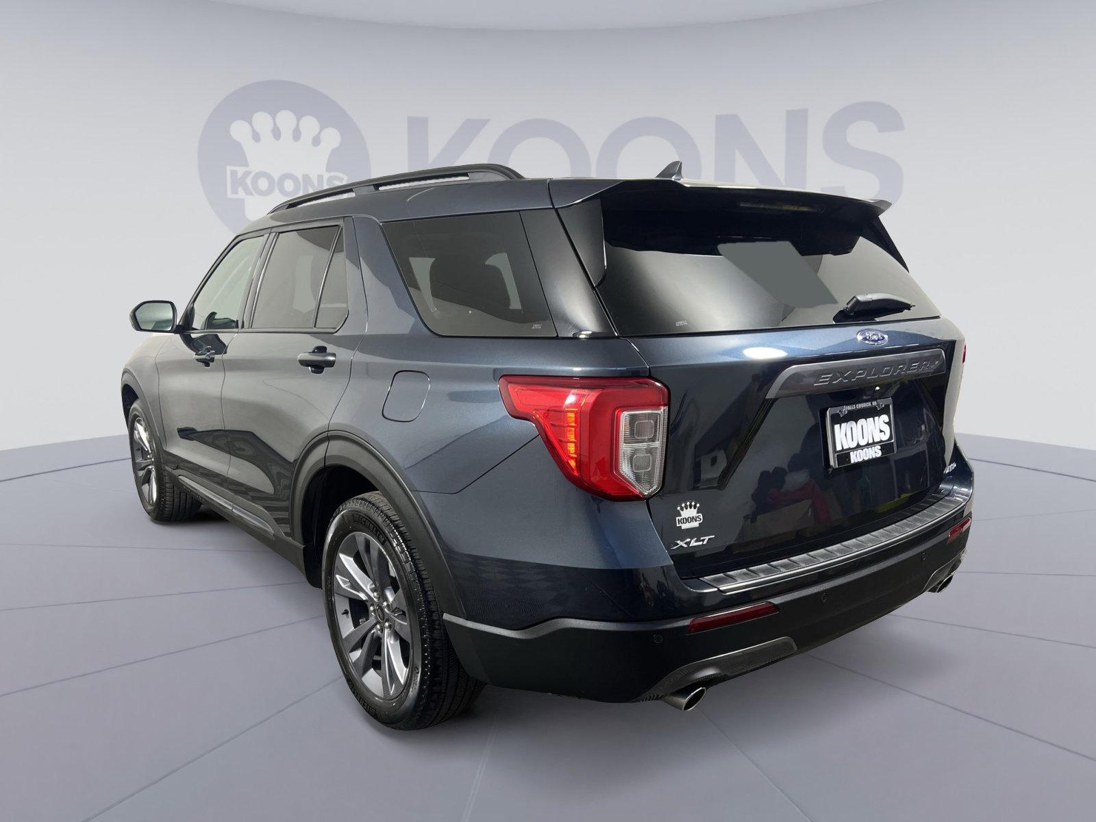 Certified 2022 Ford Explorer XLT w/ Equipment Group 202A image 4