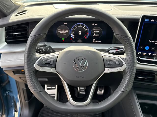 Certified 2025 Volkswagen Tiguan SE R-Line image 14