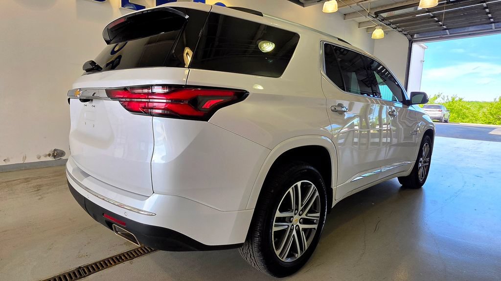 Used 2023 Chevrolet Traverse High Country AWD/4WD image 17