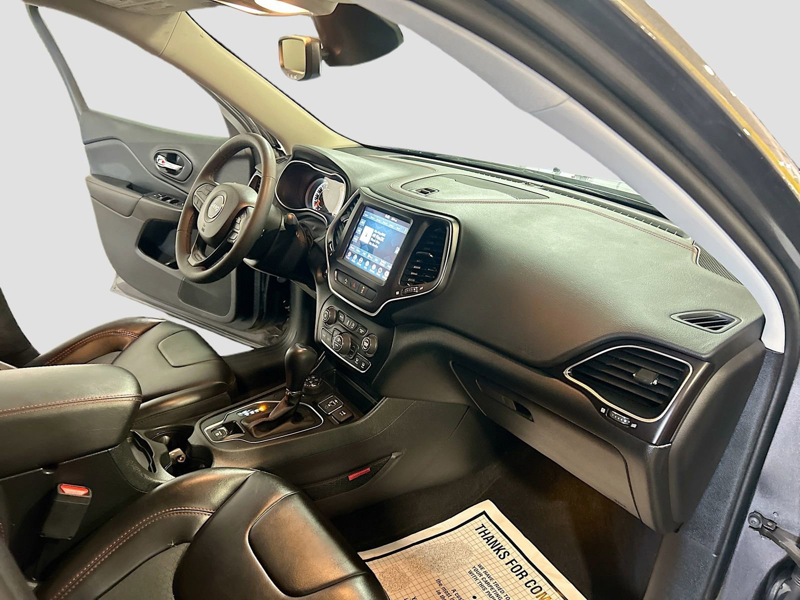 Used 2022 Jeep Cherokee Trailhawk w/ Comfort/Convenience Group image 29