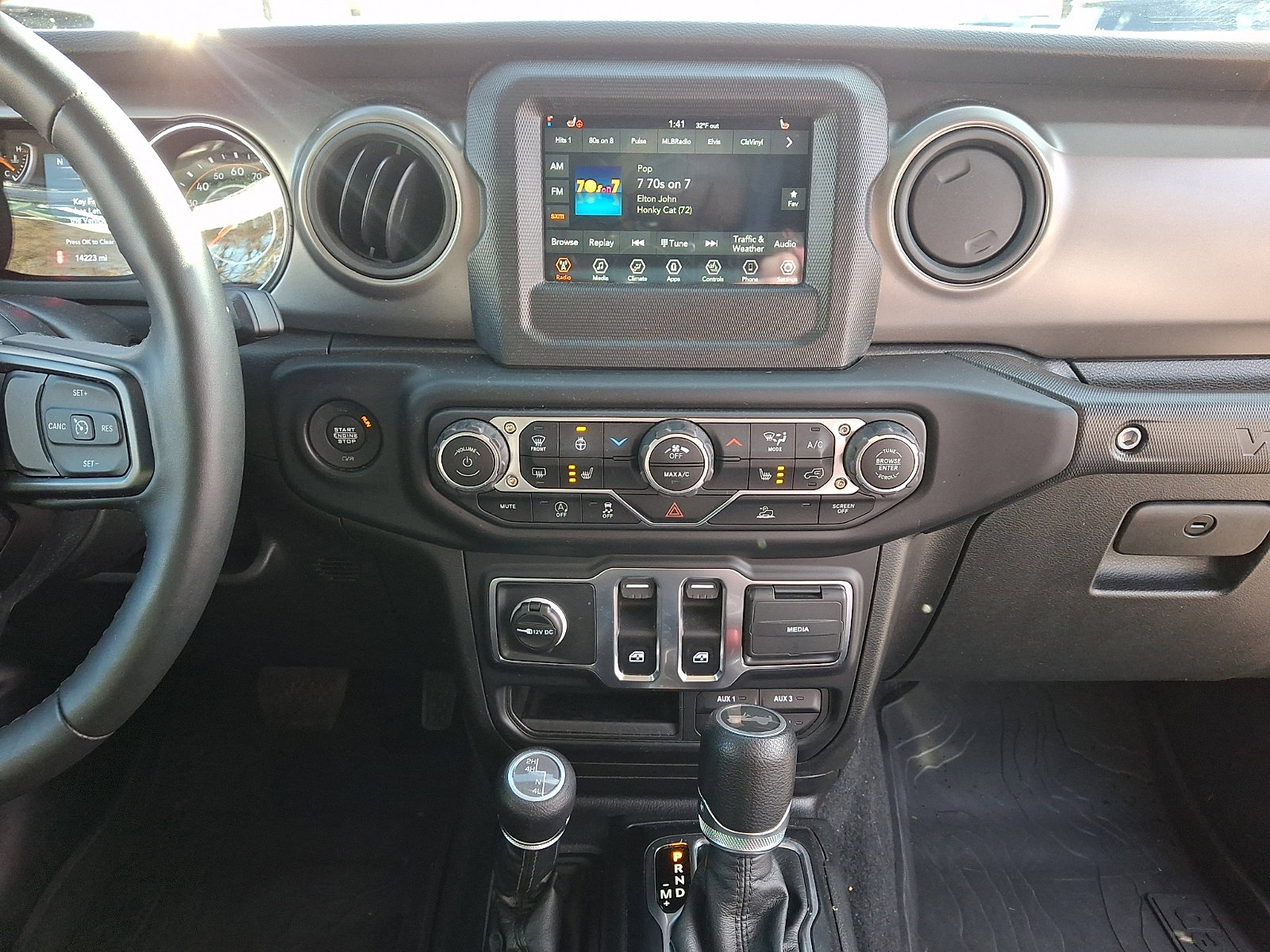 Used 2023 Jeep Wrangler Sport S image 15