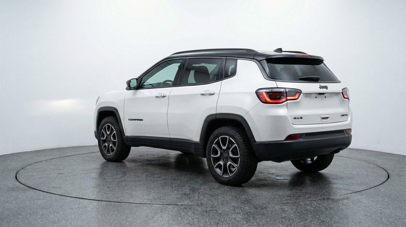 Used 2025 Jeep Compass Trailhawk AWD/4WD image 6