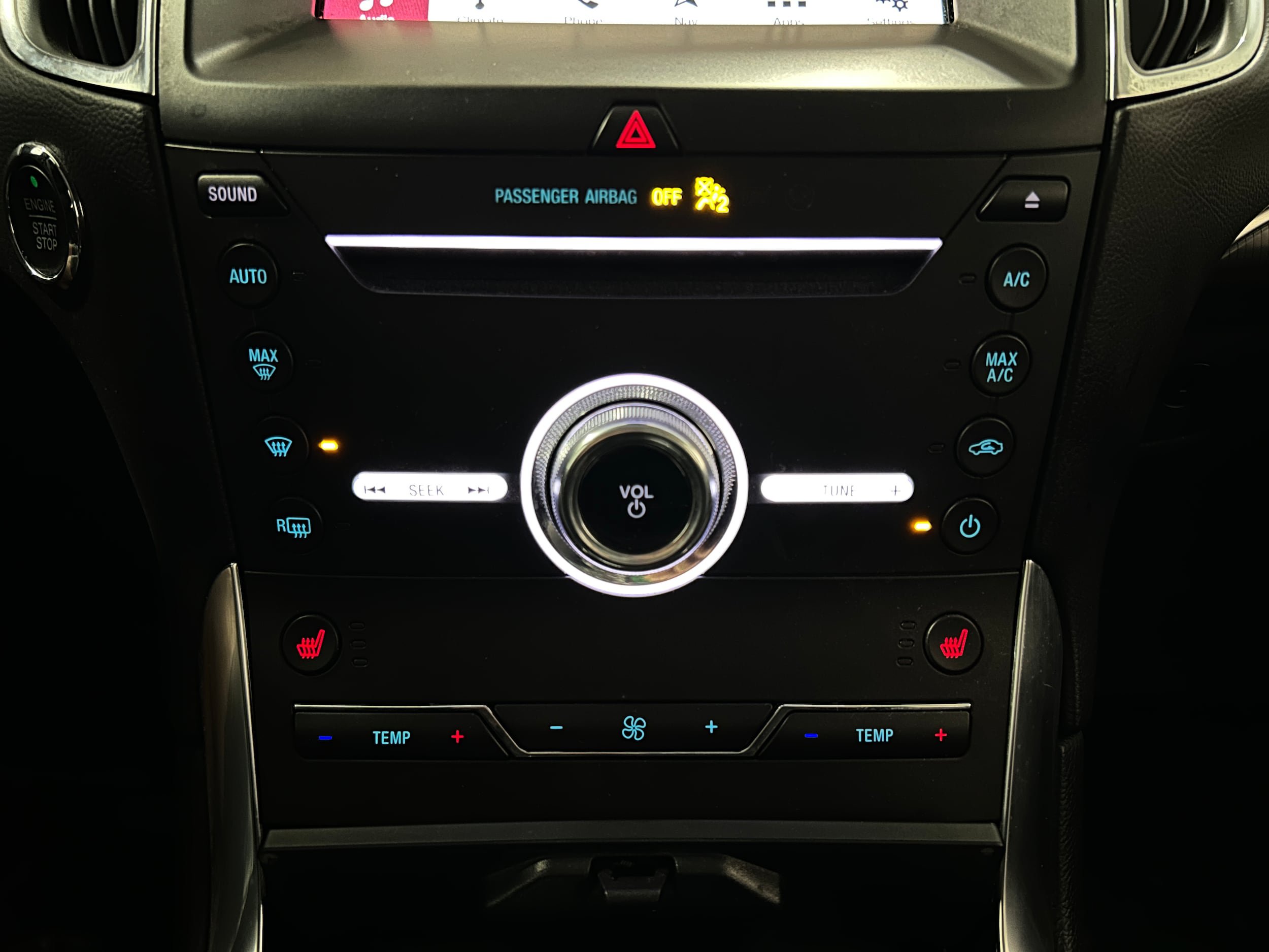 Used 2019 Ford Edge Titanium w/ Cold Weather Package AWD/4WD image 10