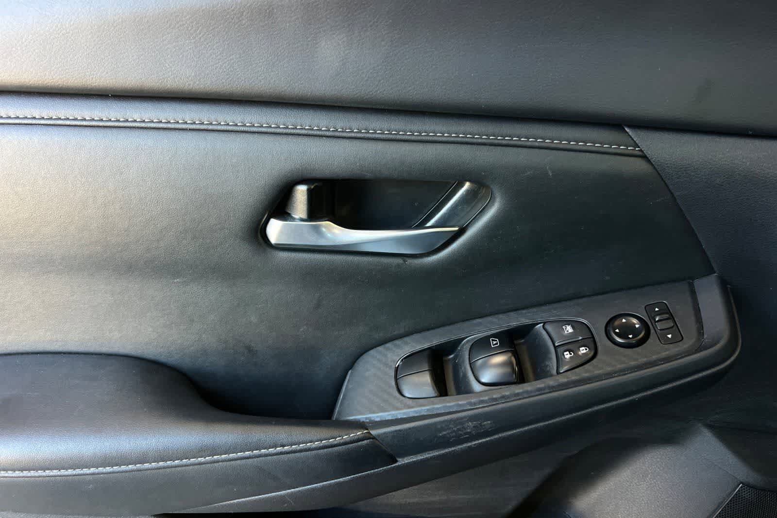 Used 2025 Nissan Sentra SV FWD image 14