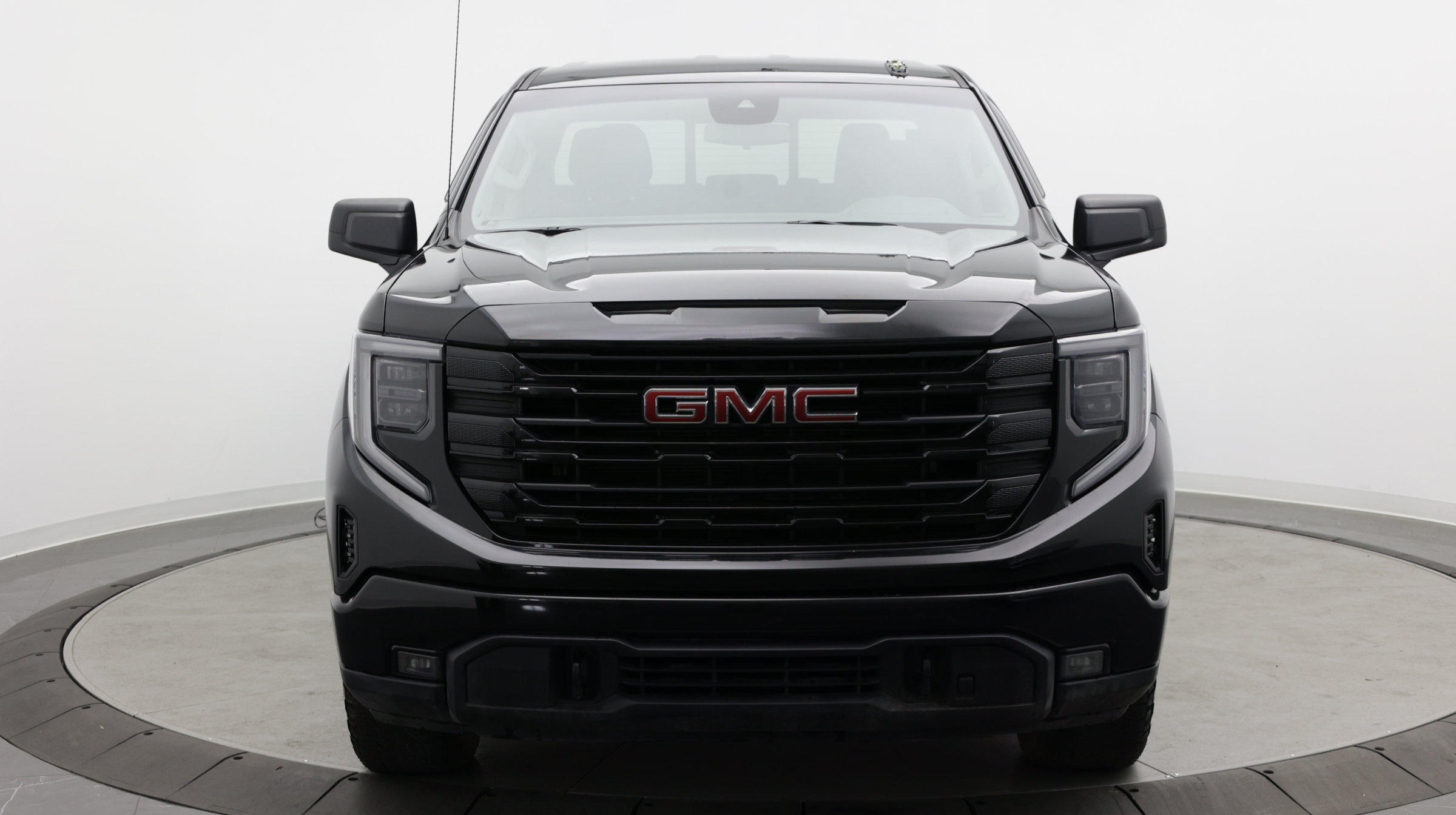 Used 2022 GMC Sierra 1500 Elevation w/ Preferred Package AWD/4WD image 2