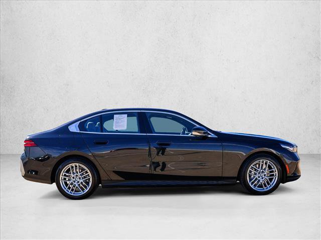 Certified 2024 BMW 530i xDrive w/ Convenience Package AWD/4WD image 4