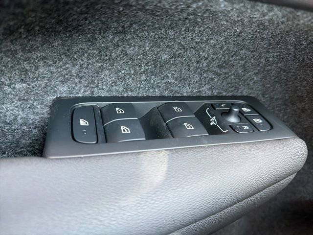 New 2026 Volvo XC40 B5 Core w/ Protection Package Premier image 20