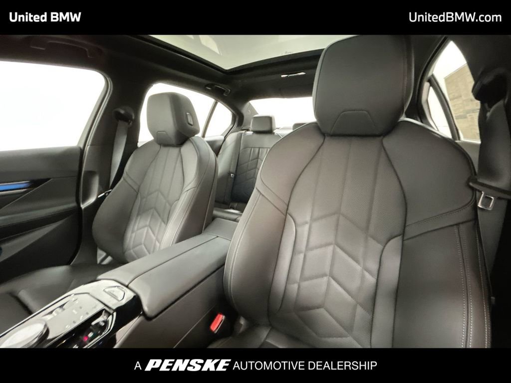 New 2026 BMW 550e xDrive w/ Premium Package image 13