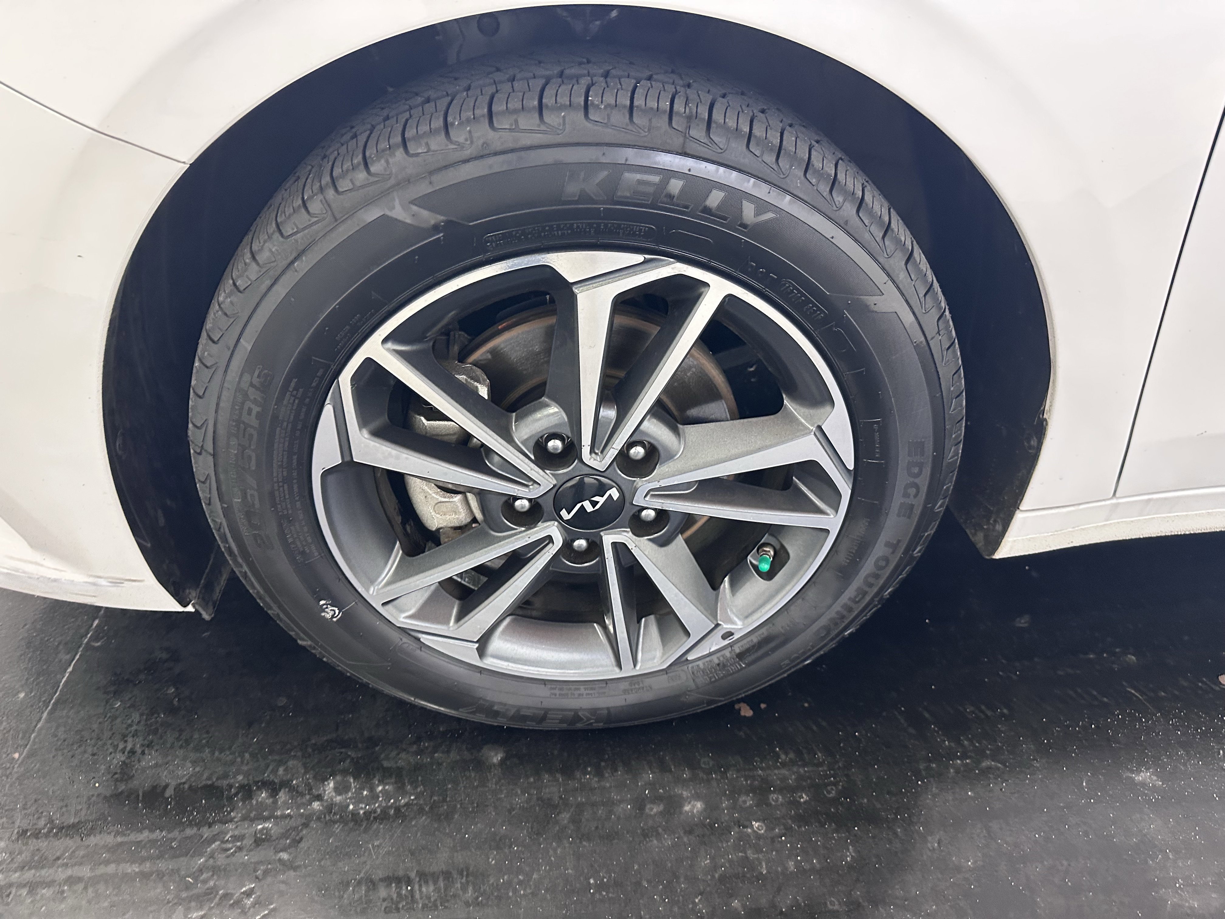 Used 2024 Kia Forte LXS image 18