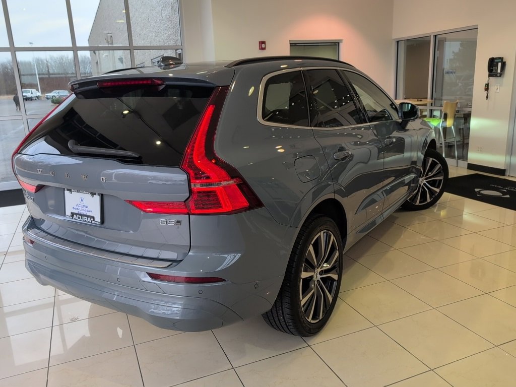 Used 2022 Volvo XC60 B5 Momentum w/ Advanced Package image 5