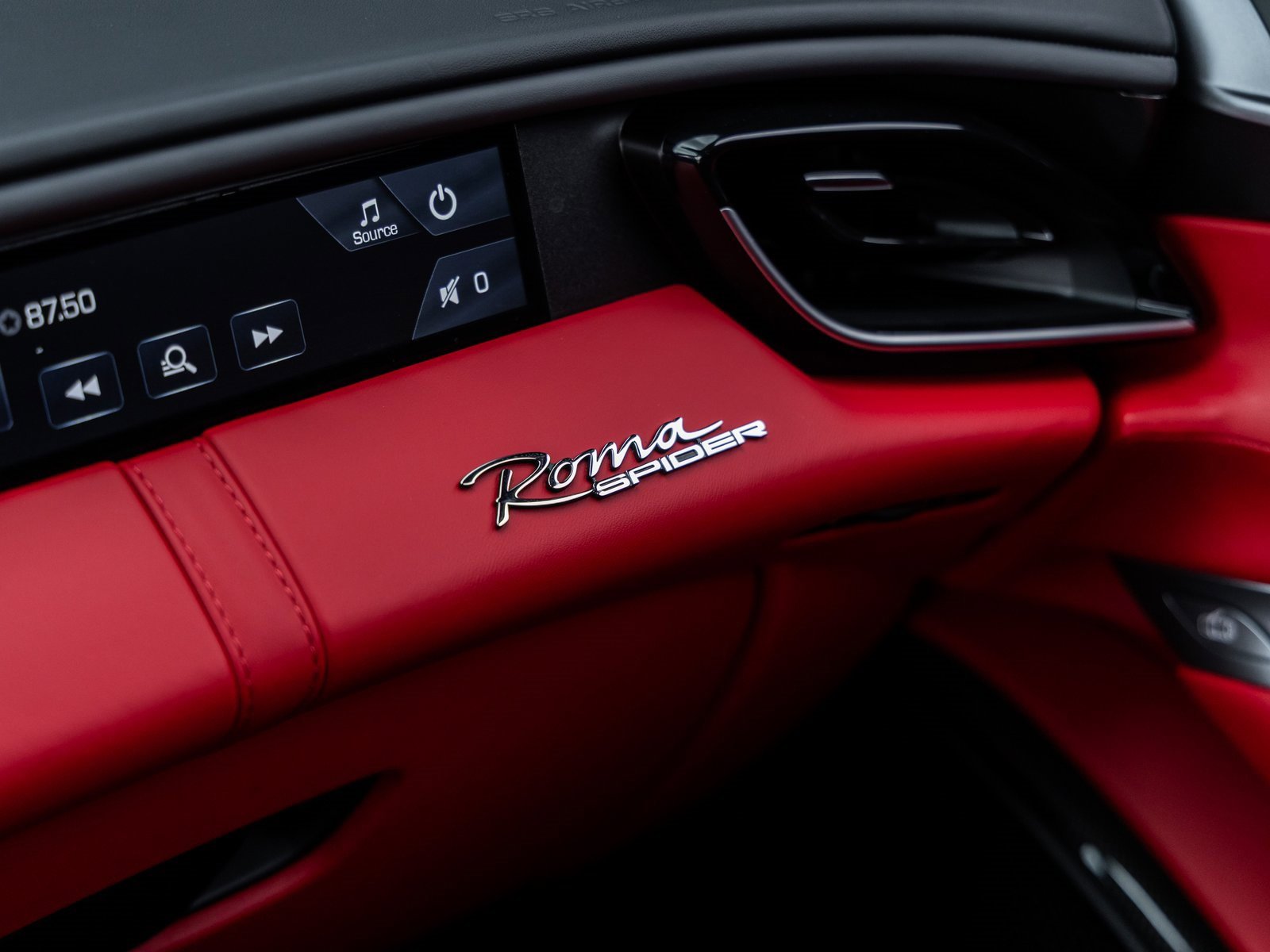 Used 2024 Ferrari Roma Spider image 38