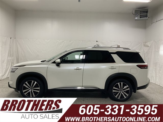 Used 2023 Nissan Pathfinder Platinum