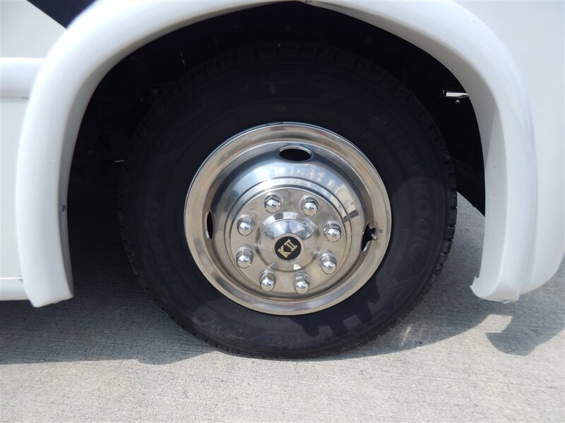 Used 2022 Ford E-350 and Econoline 350 Super Duty w/ A/C Prep Package RWD image 20