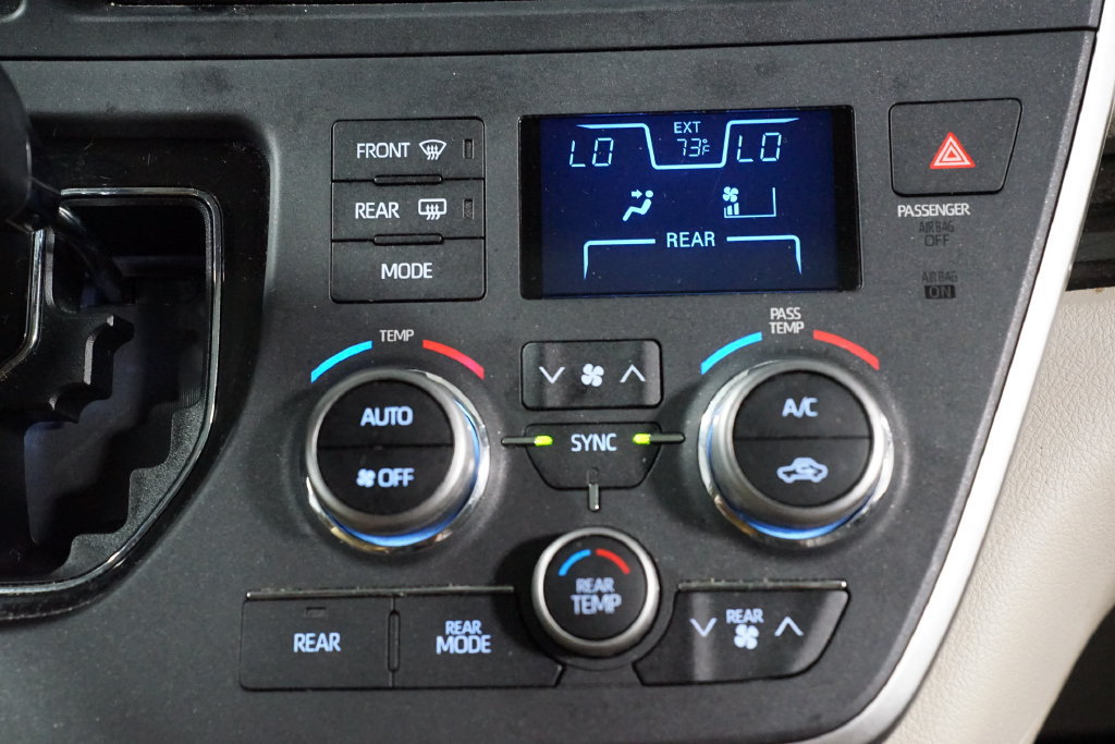 Certified 2020 Toyota Sienna XLE Premium FWD image 20