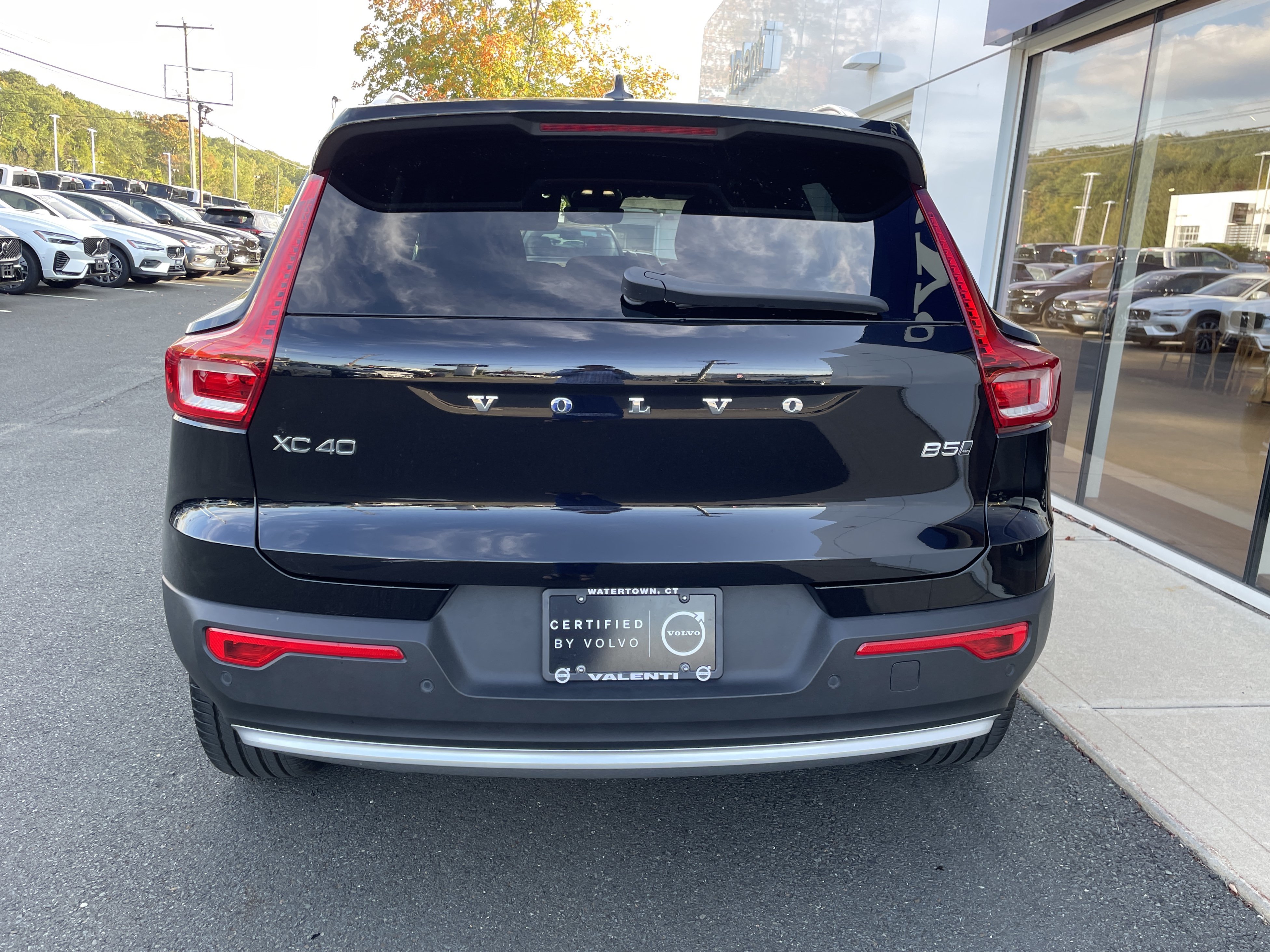 Certified 2025 Volvo XC40 B5 Core AWD/4WD image 5