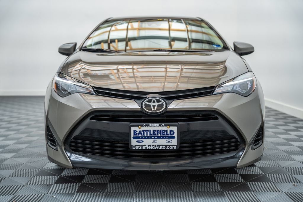 Used 2019 Toyota Corolla LE FWD image 2