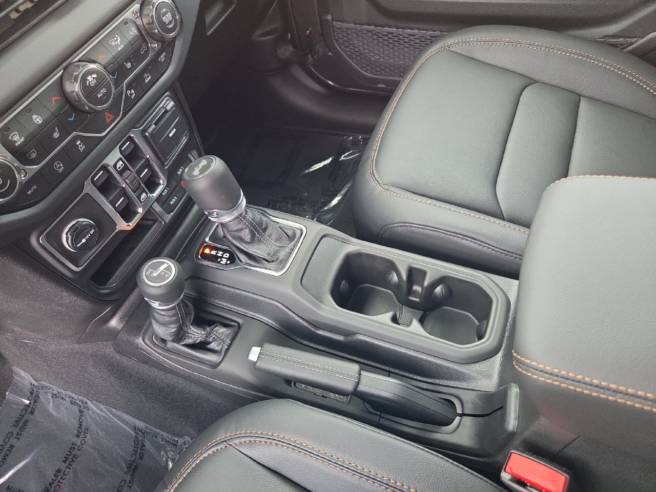 New 2026 Jeep Wrangler Unlimited Sahara AWD/4WD image 33