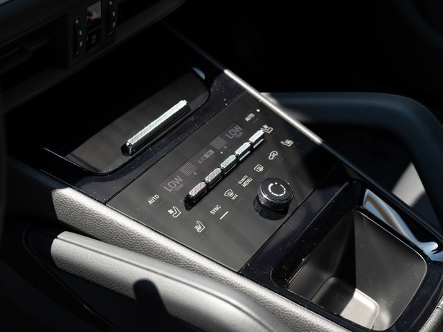 New 2025 Porsche Cayenne Coupe image 26