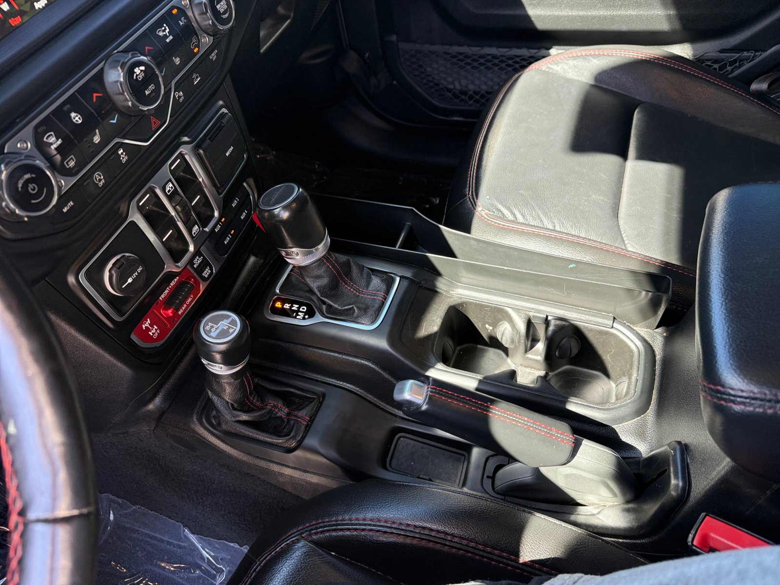 Used 2020 Jeep Gladiator Rubicon AWD/4WD image 13
