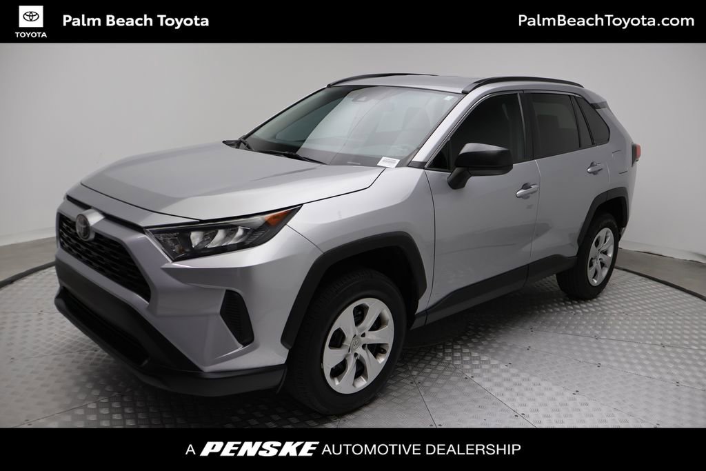 Certified 2021 Toyota RAV4 LE image 1