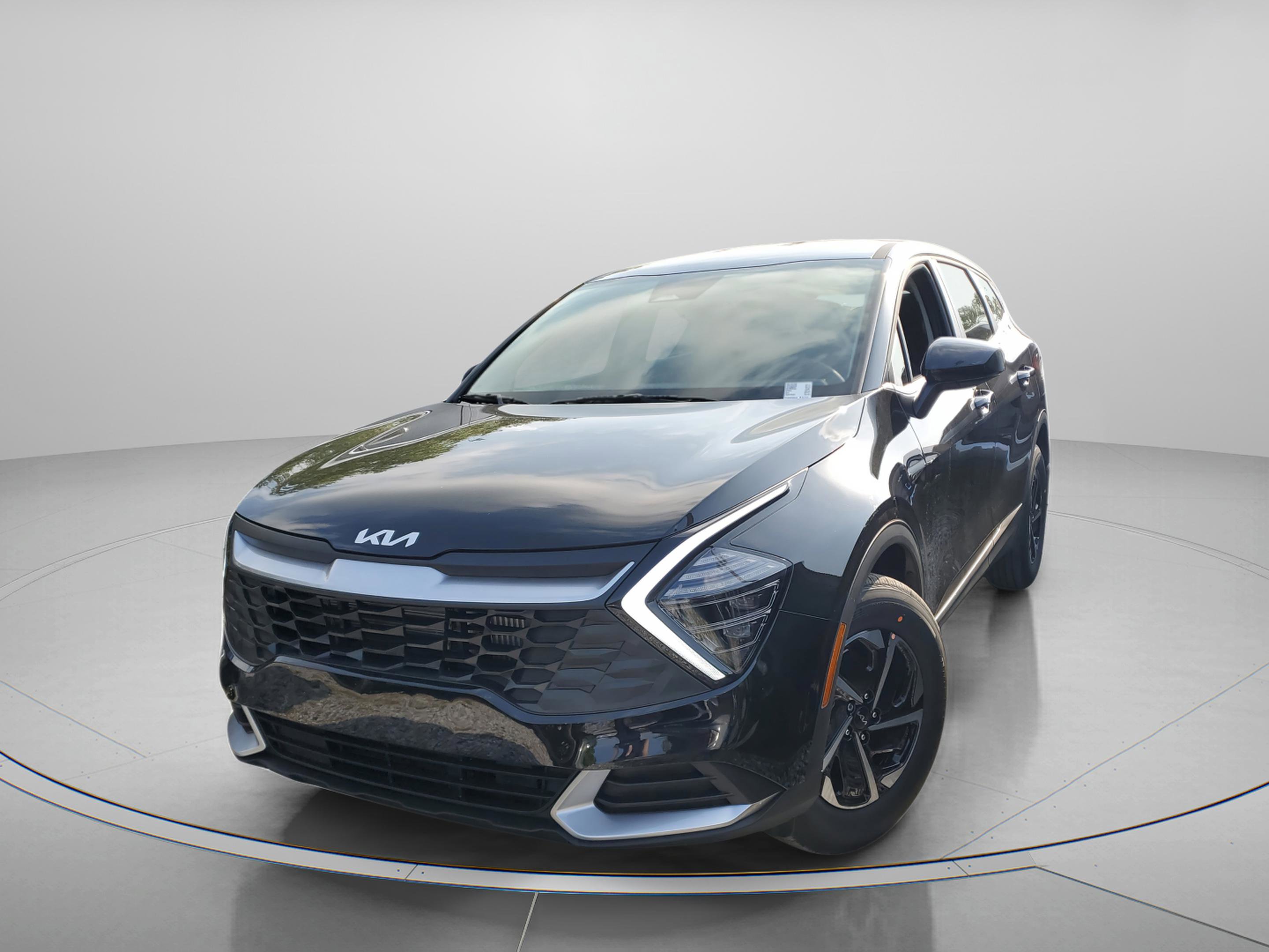 New 2025 Kia Sportage LX image 2