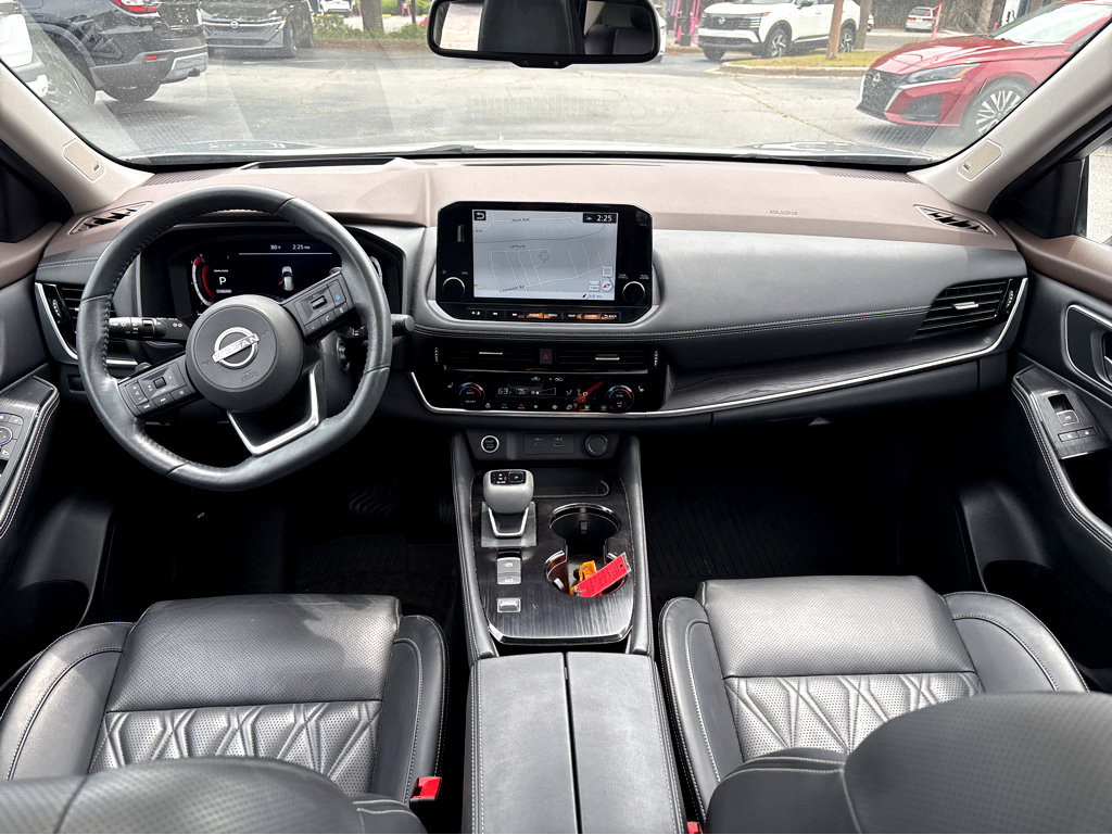 Used 2022 Nissan Rogue Platinum w/ Head-Up Display Package FWD image 4