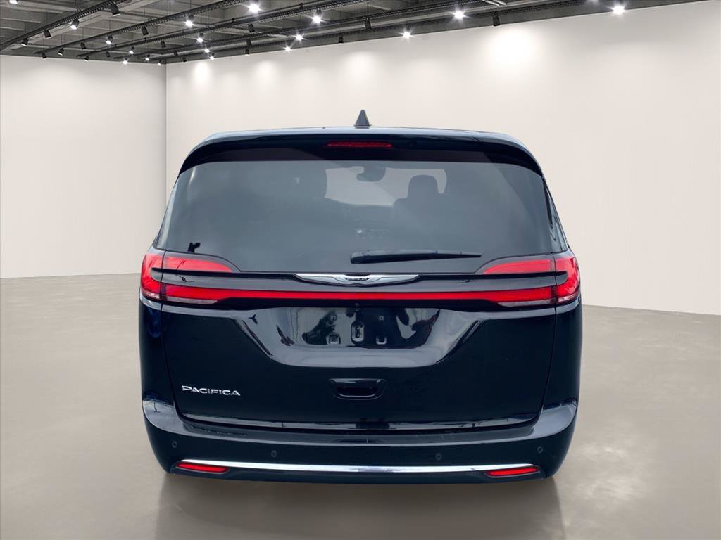 Used 2026 Chrysler Pacifica Select FWD image 6