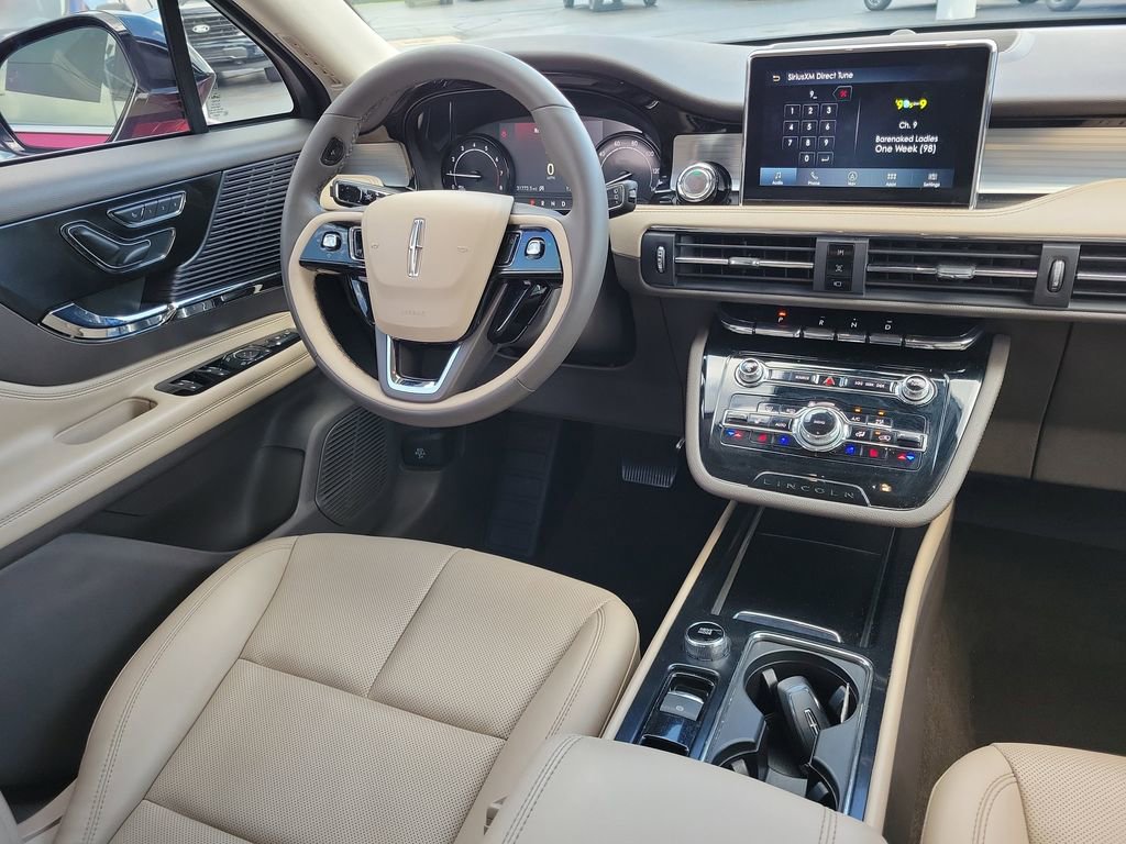 Certified 2022 Lincoln Corsair AWD w/ Equipment Group 101A image 13