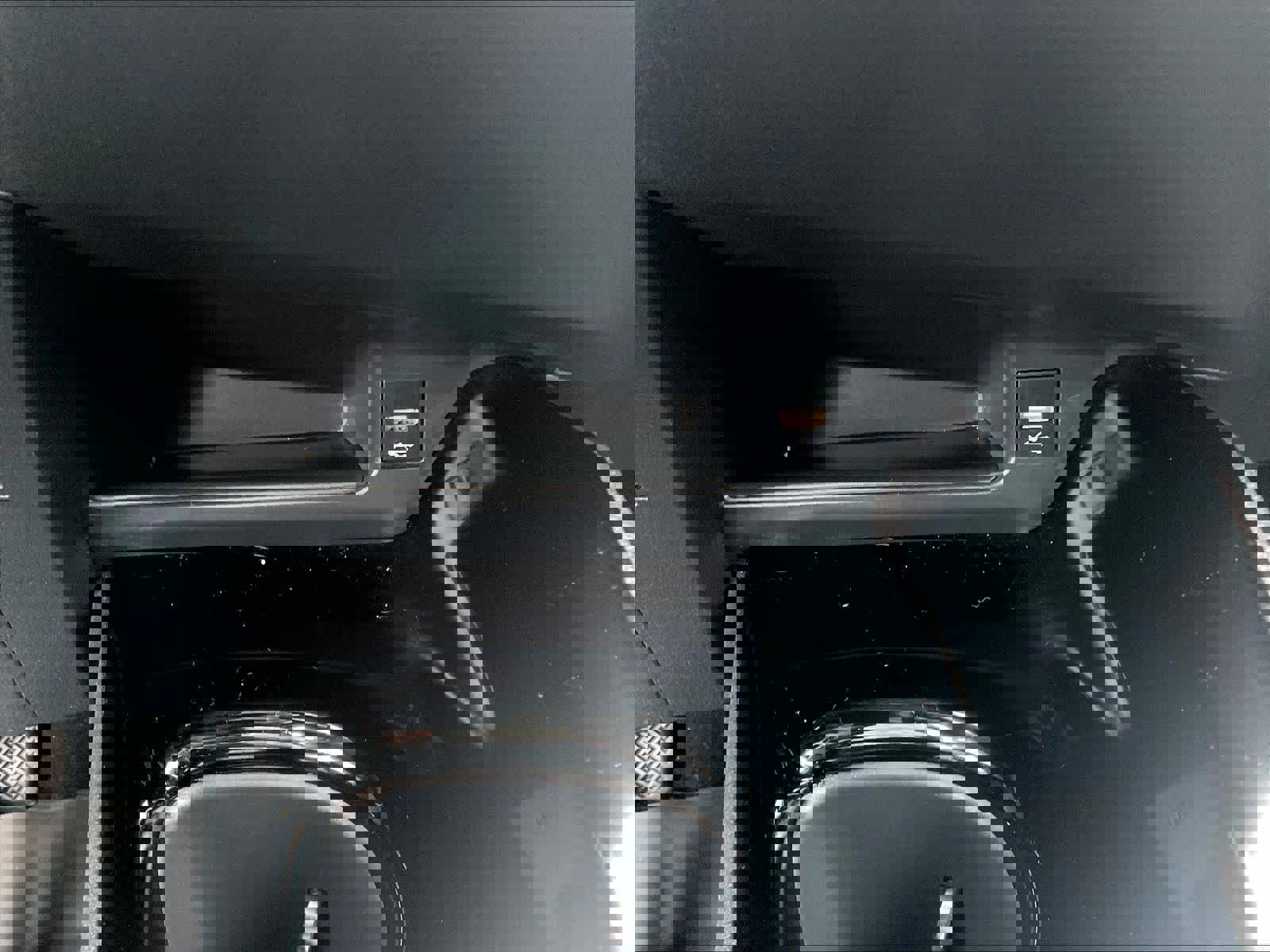 Used 2020 Toyota C-HR XLE FWD image 25